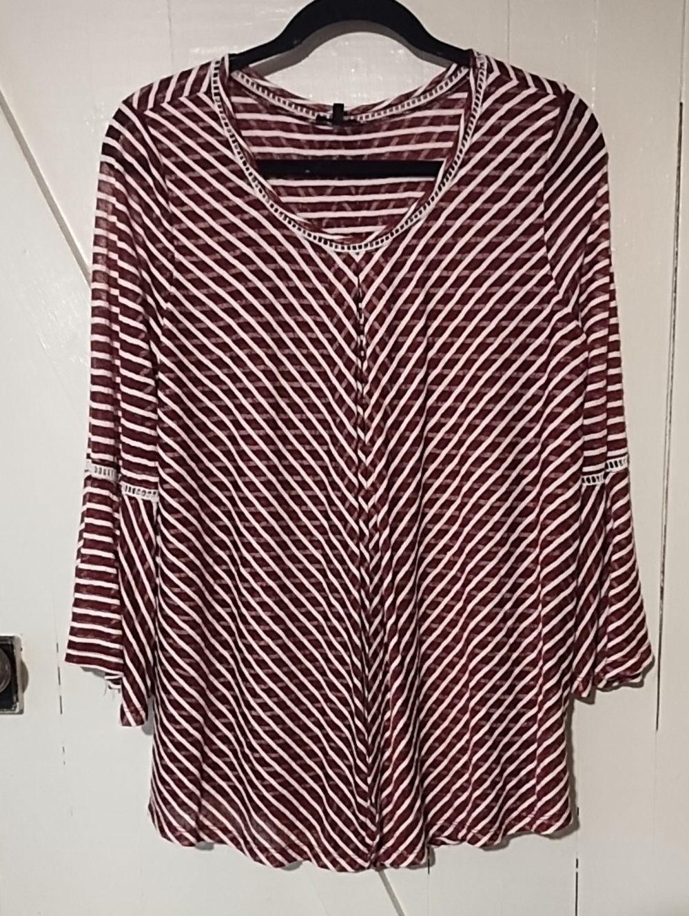 Hannah Maroon and White Striped V-Neck Tunic Oversized Small Gorgeous Top . EUC.